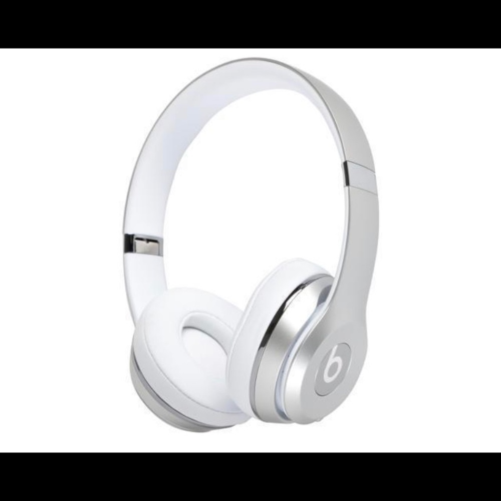 Beats by Dre. Beats solo 3 silver